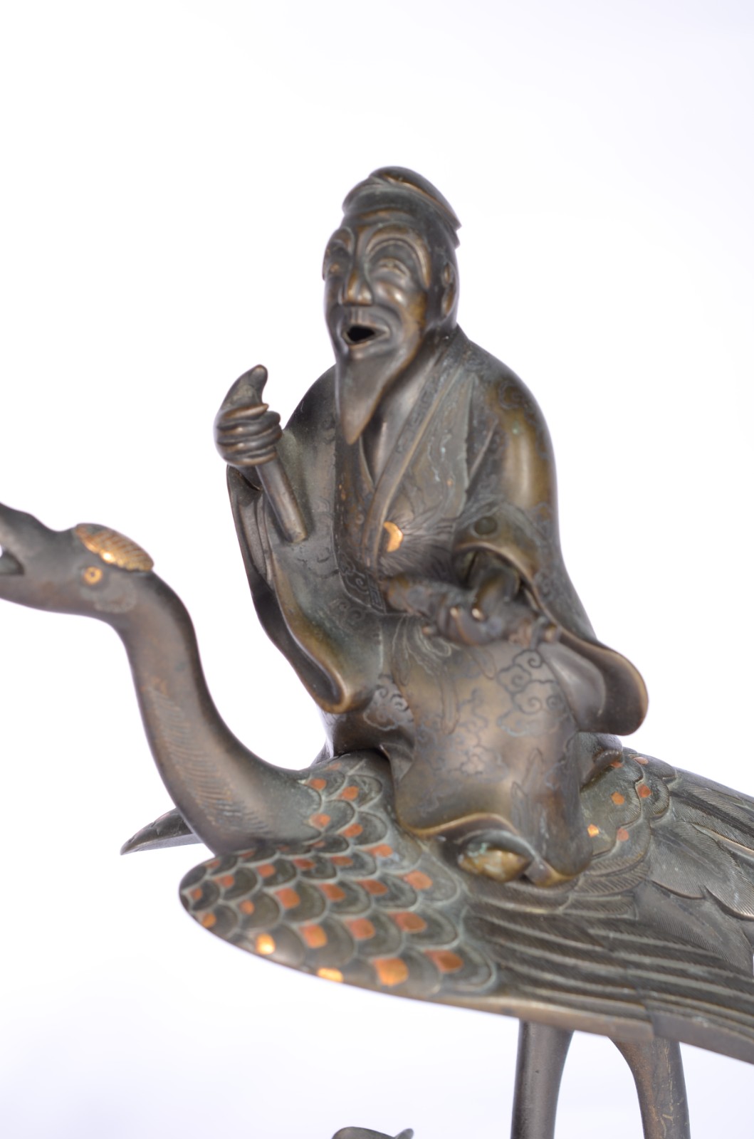 Par de antigas esculturas chinesas em bronze com detalhes dourados... - foto 4 de 8
