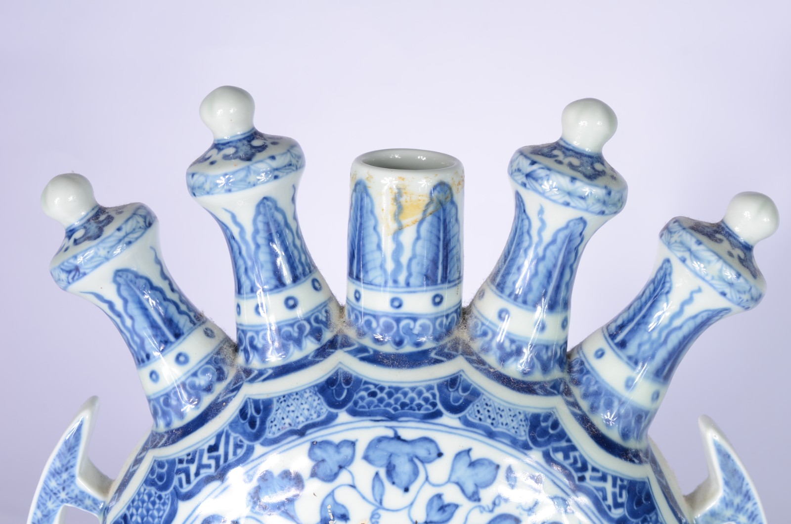 Peça decorativa de porcelana oriental decorada com figura de animal... - foto 2 de 6