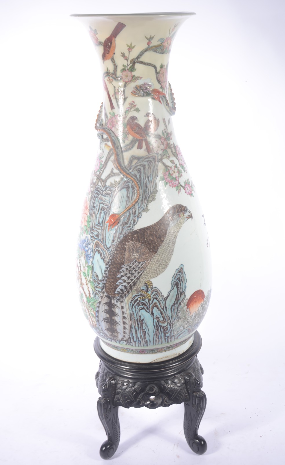 Grande vaso de porcelana chinesa decorada com aves e vegetação em... - foto 1 de 11