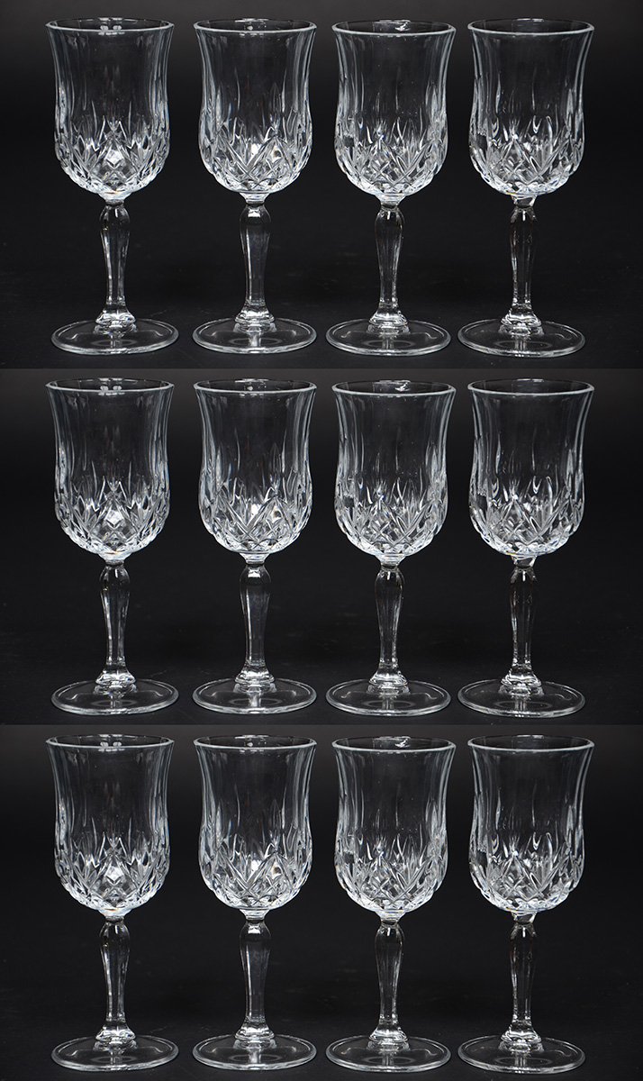 Doze cálices de cristal italiano para vinho ( um com pequeno bicado). - foto 1 de 2