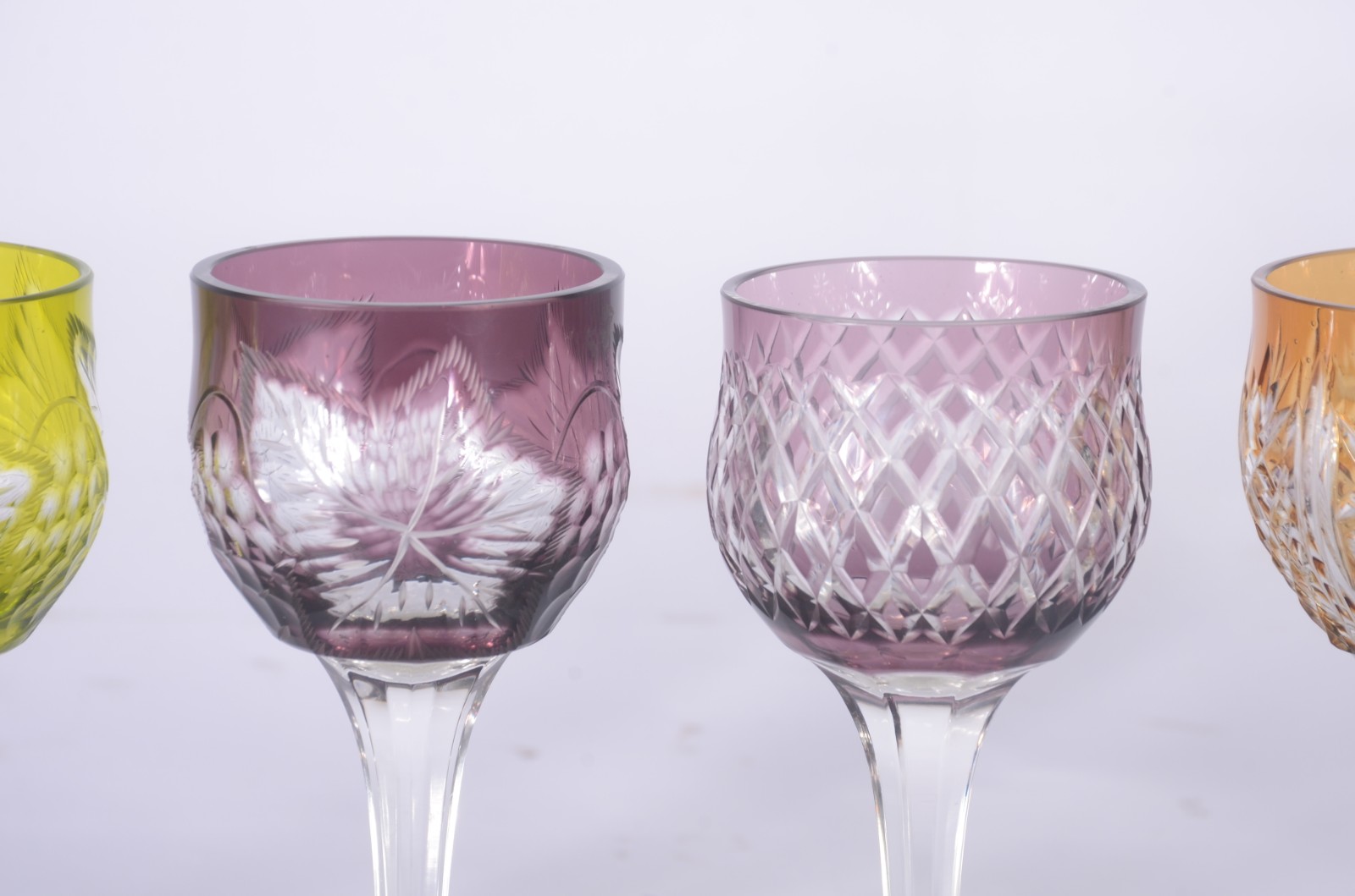 Conjunto com 7 taças para licor de cristal doublé em diversas cores e... - foto 4 de 5