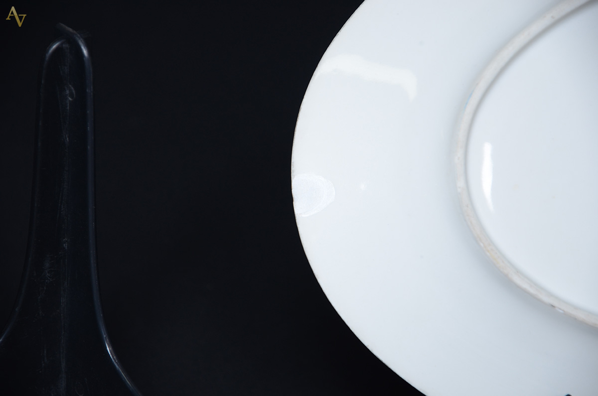 Três peças de porcelana francesa LIMOGES decorados com Ave do Paraíso... - foto 2 de 3
