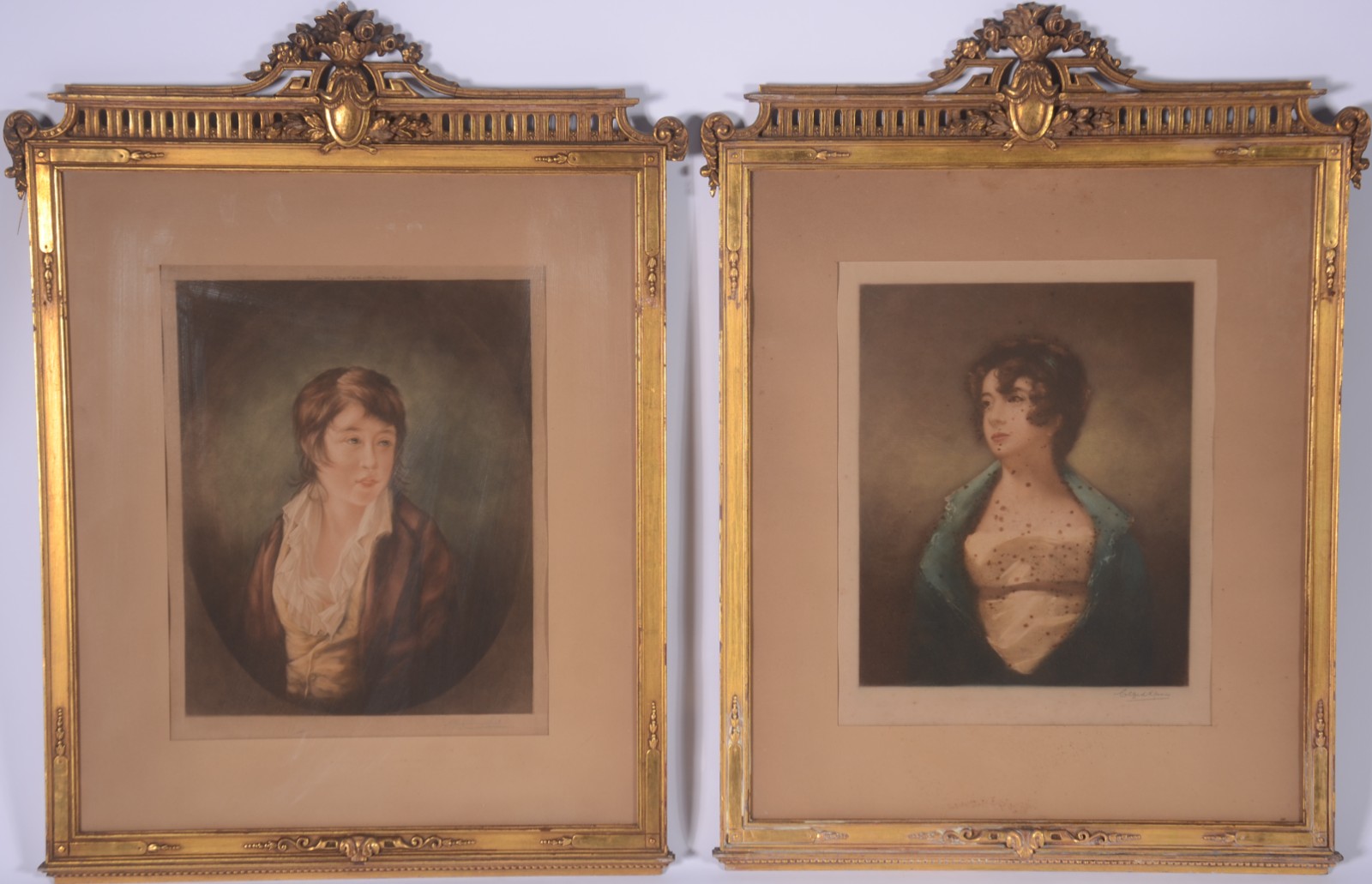 Par de gravuras representando "retratos de casal", assinadas... - foto 1 de 7