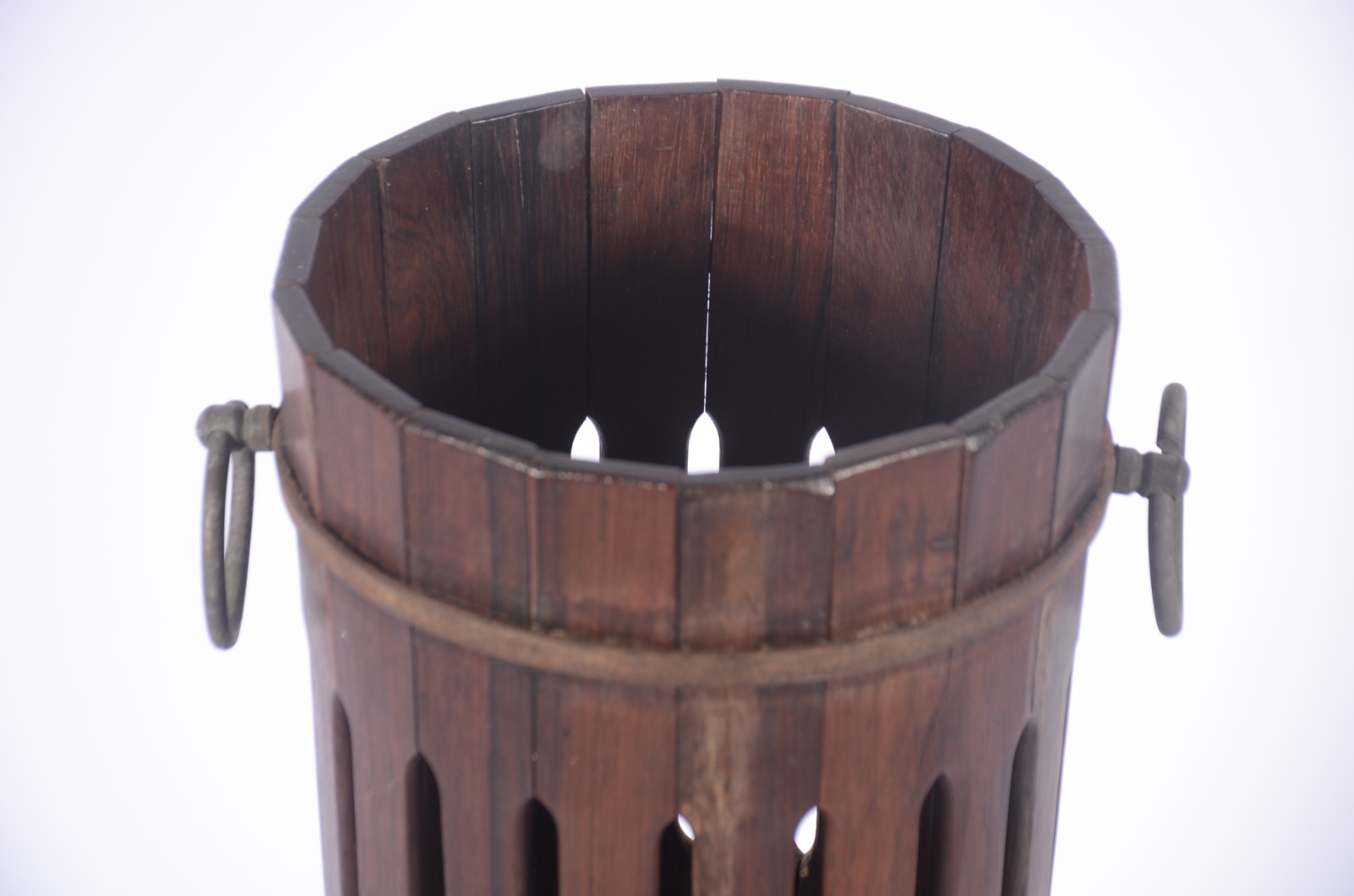 Bengaleiro em ripas de jacarandá. - foto 2 de 6