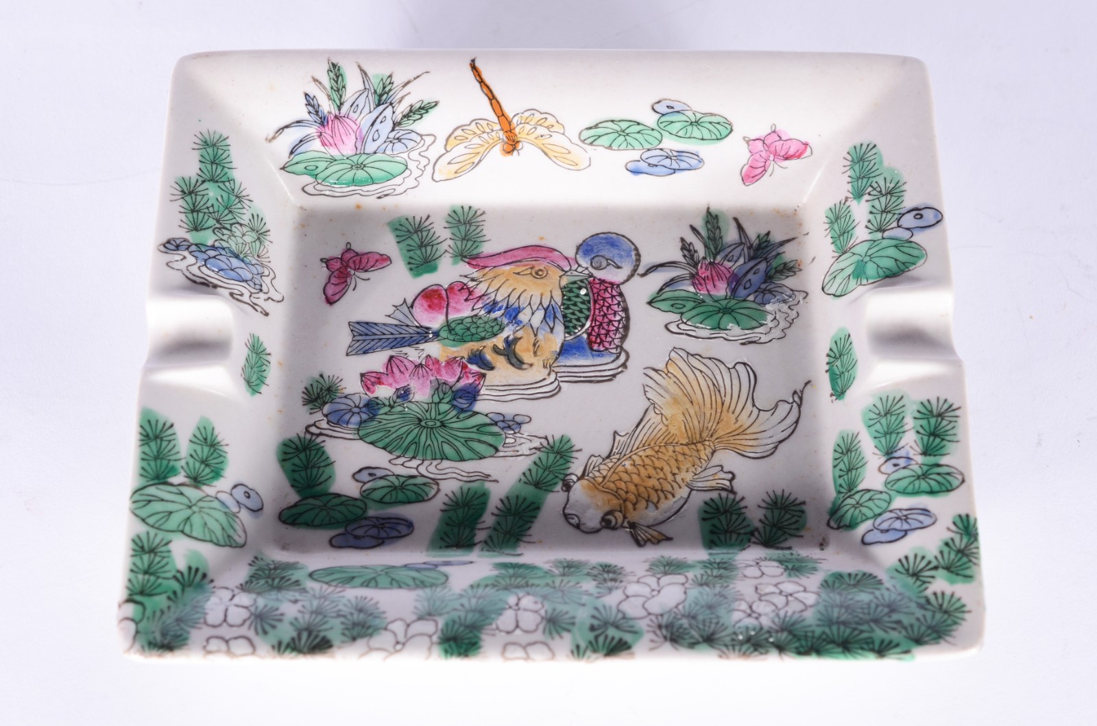 Três peças de porcelana oriental, sendo: cinzeiro, bengaleiro e vaso... - foto 5 de 11