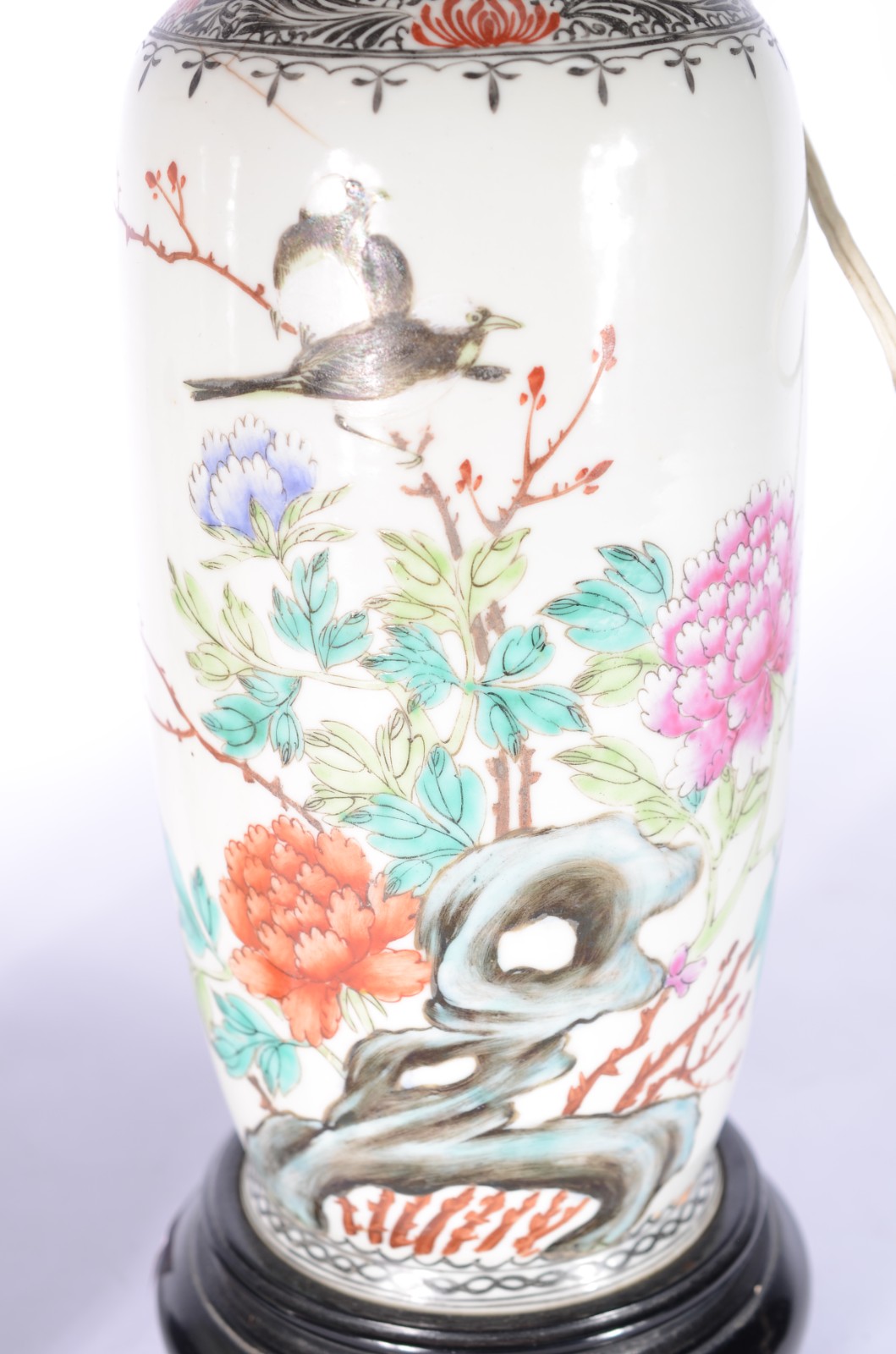 Par de abatjoures de porcelana oriental, base de madeira (bases... - foto 2 de 9