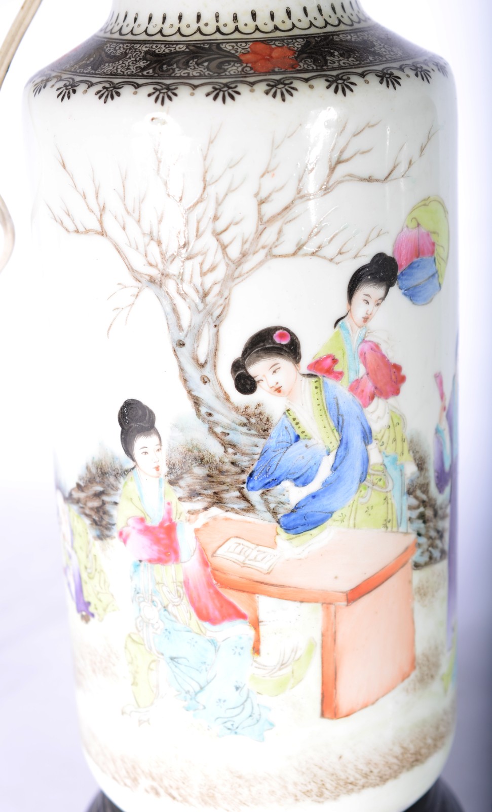 Par de abatjoures de porcelana oriental, base de madeira (bases... - foto 3 de 9