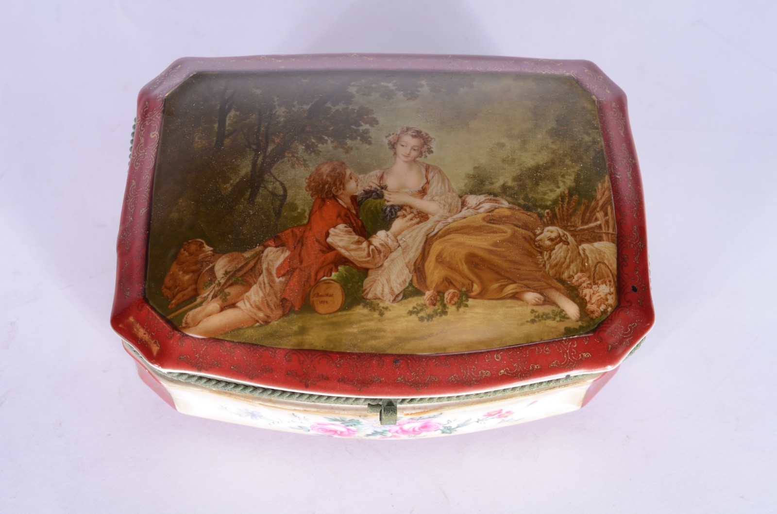 Caixa/porta jóias de porcelana japonesa, tampa decorada com cena... - foto 1 de 8
