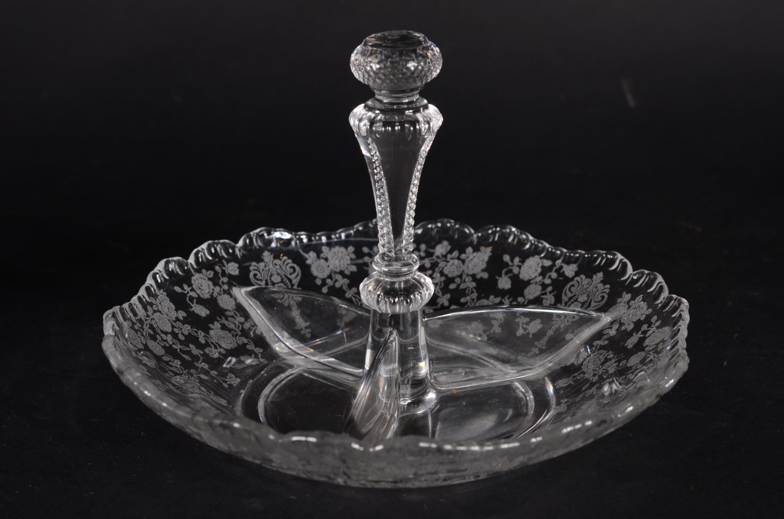 Quatro peças diversas de cristal/vidro, sendo: bowl, vaso, bomboniere... - foto 4 de 12
