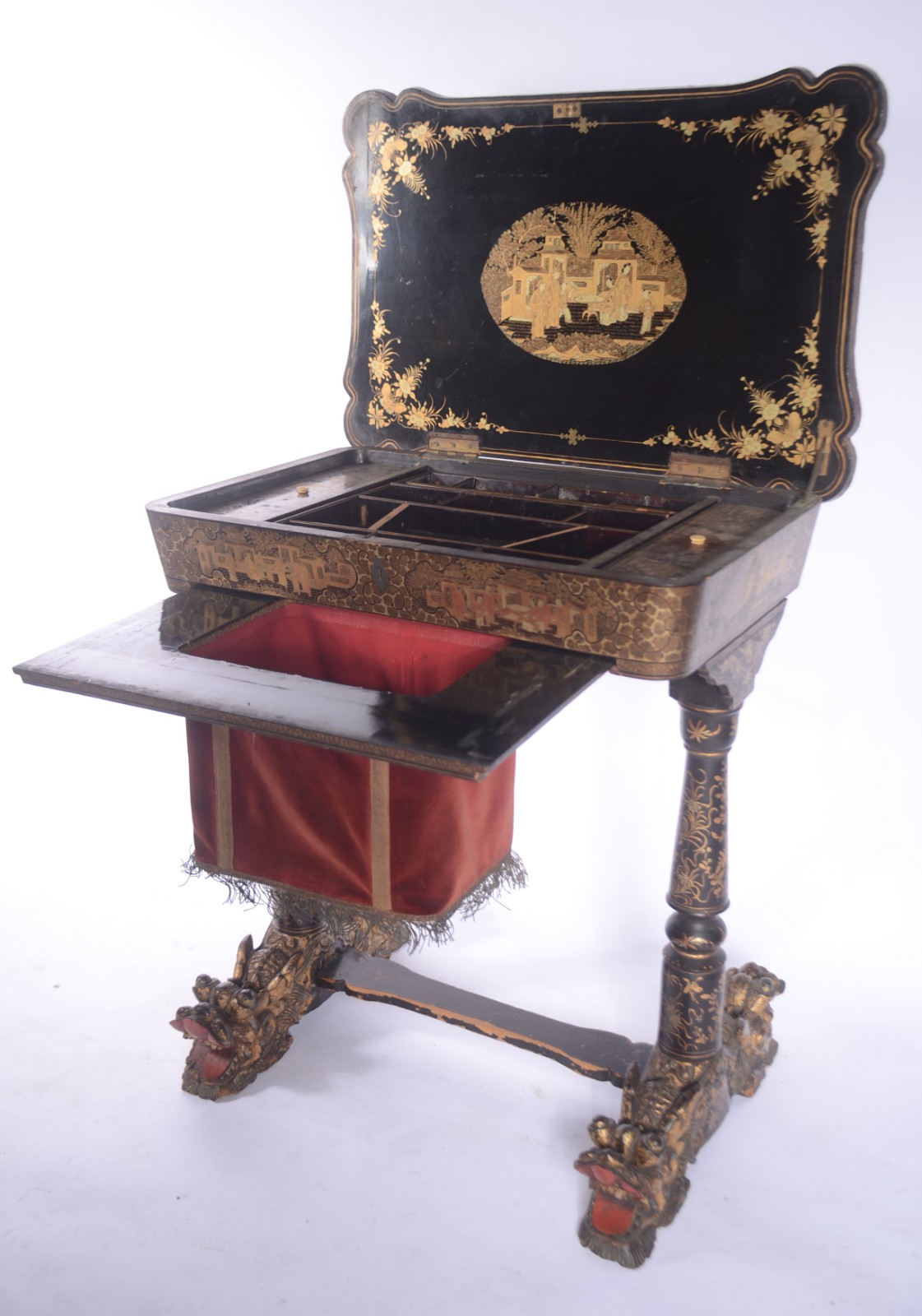 Mesa costureira oriental de lacca negra decorada com cenas do... - foto 1 de 11