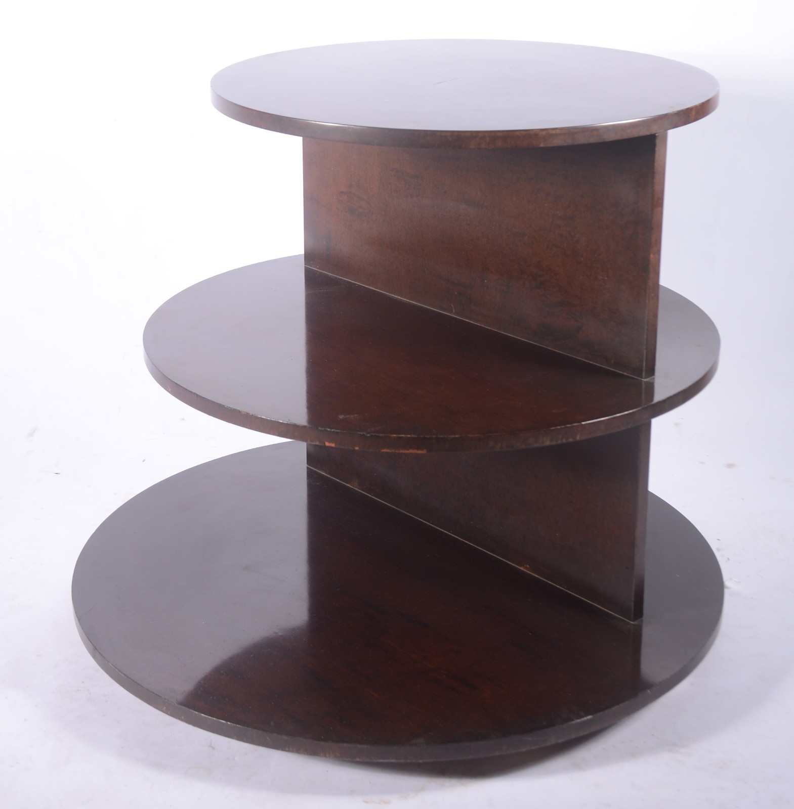 Mesa auxiliar de madeira com 3 platôs redondos unidos por placas... - foto 1 de 5