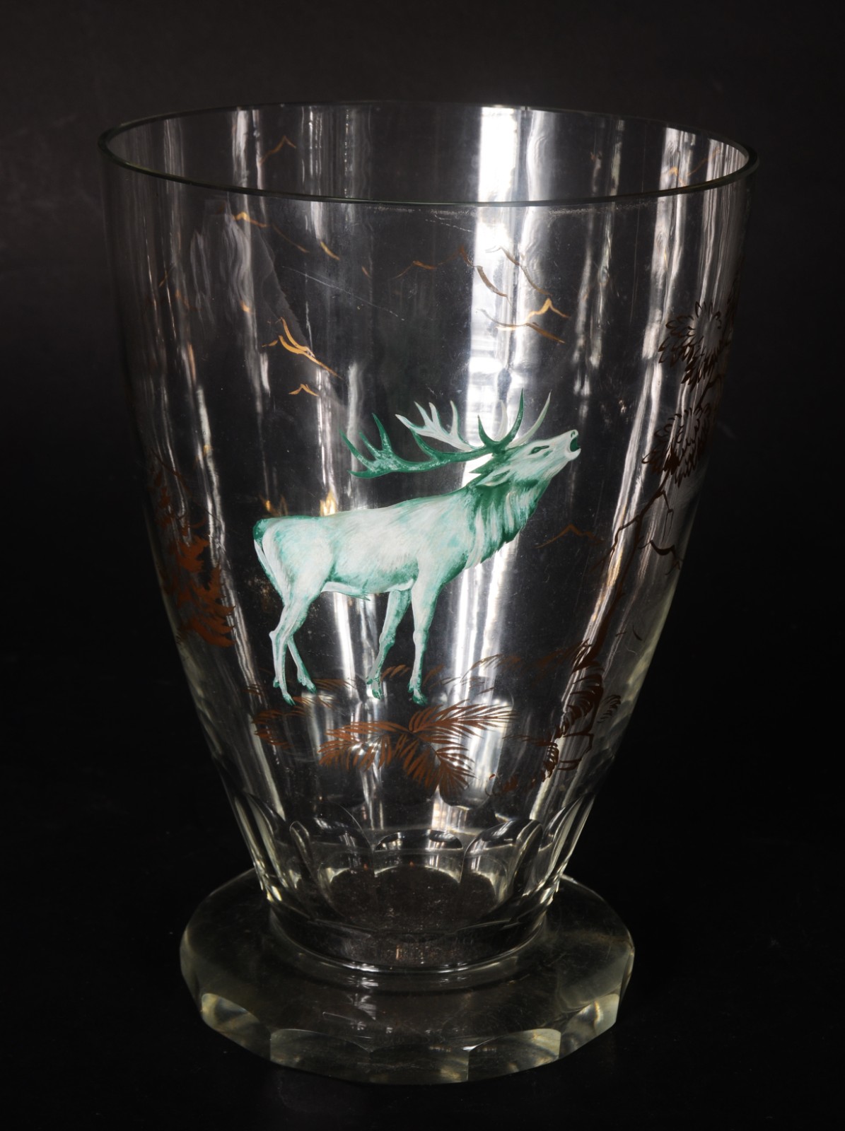 Vaso de cristal decorado com figura de animal. Bicados na base. - foto 1 de 4