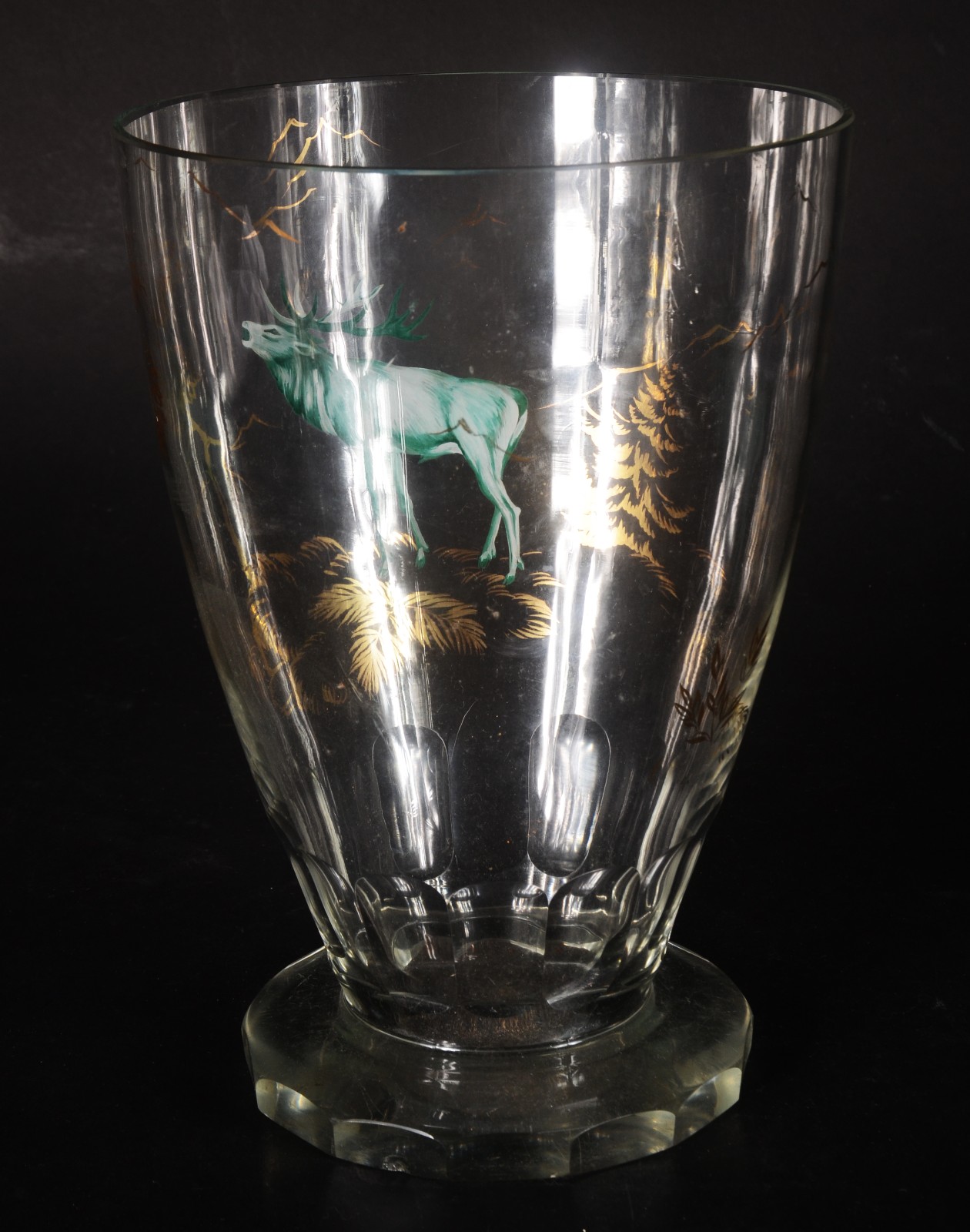 Vaso de cristal decorado com figura de animal. Bicados na base. - foto 3 de 4
