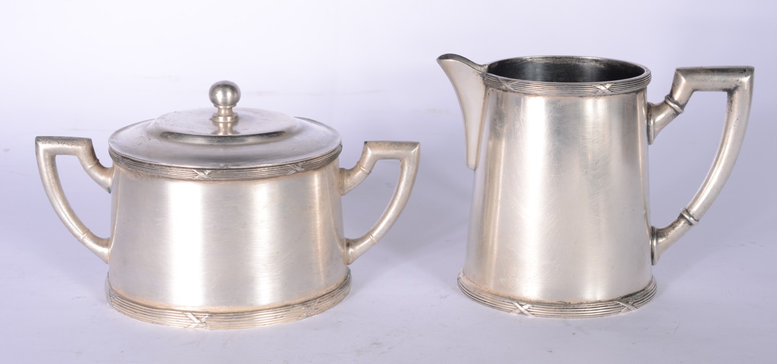 Baixela de chá e café de metal prateado, composto de: bandeja, 2... - foto 10 de 11