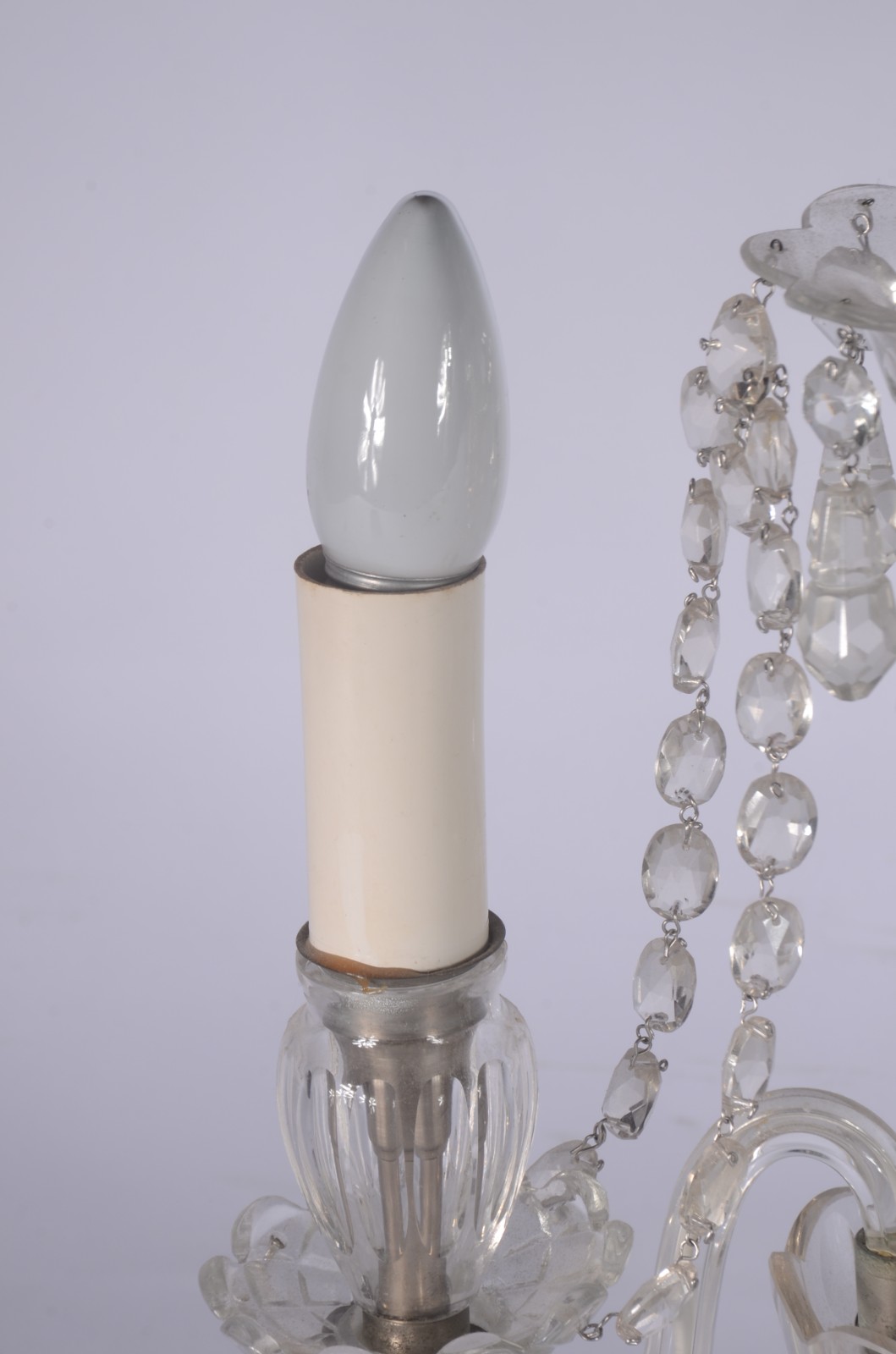 Par de abatjoures de cristal na forma de candelabro para 2 luzes... - foto 4 de 9