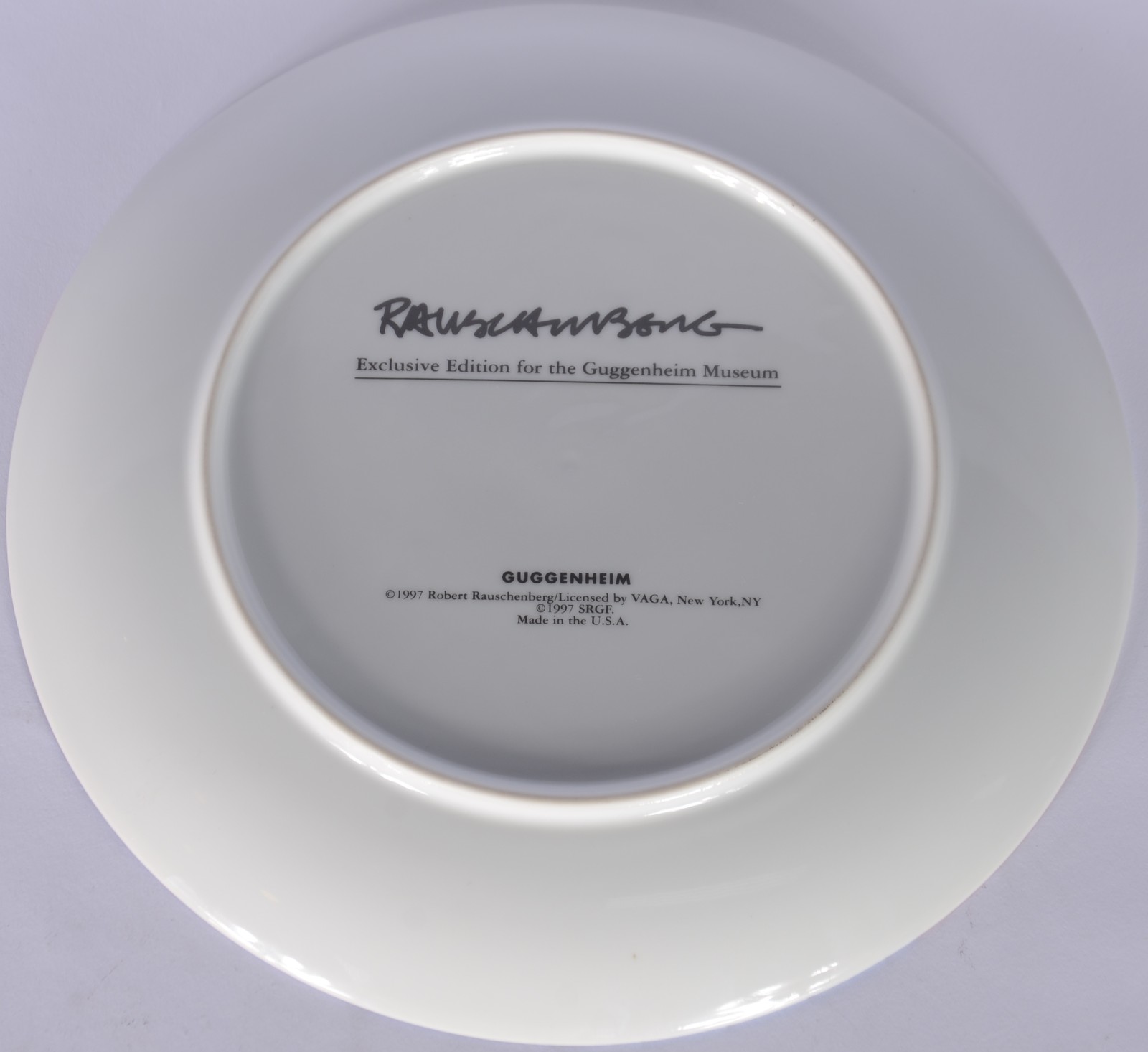 Prato de porcelana, edição exclusiva. - foto 2 de 3