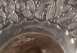 Diversas peças de prata de lei, sendo: salva po... - Diversas peças de prata de lei, sendo: salva portuguesa contraste Águia, borda com flores em relevo; paliteiro contraste 10 dinheiros (quebrado)...