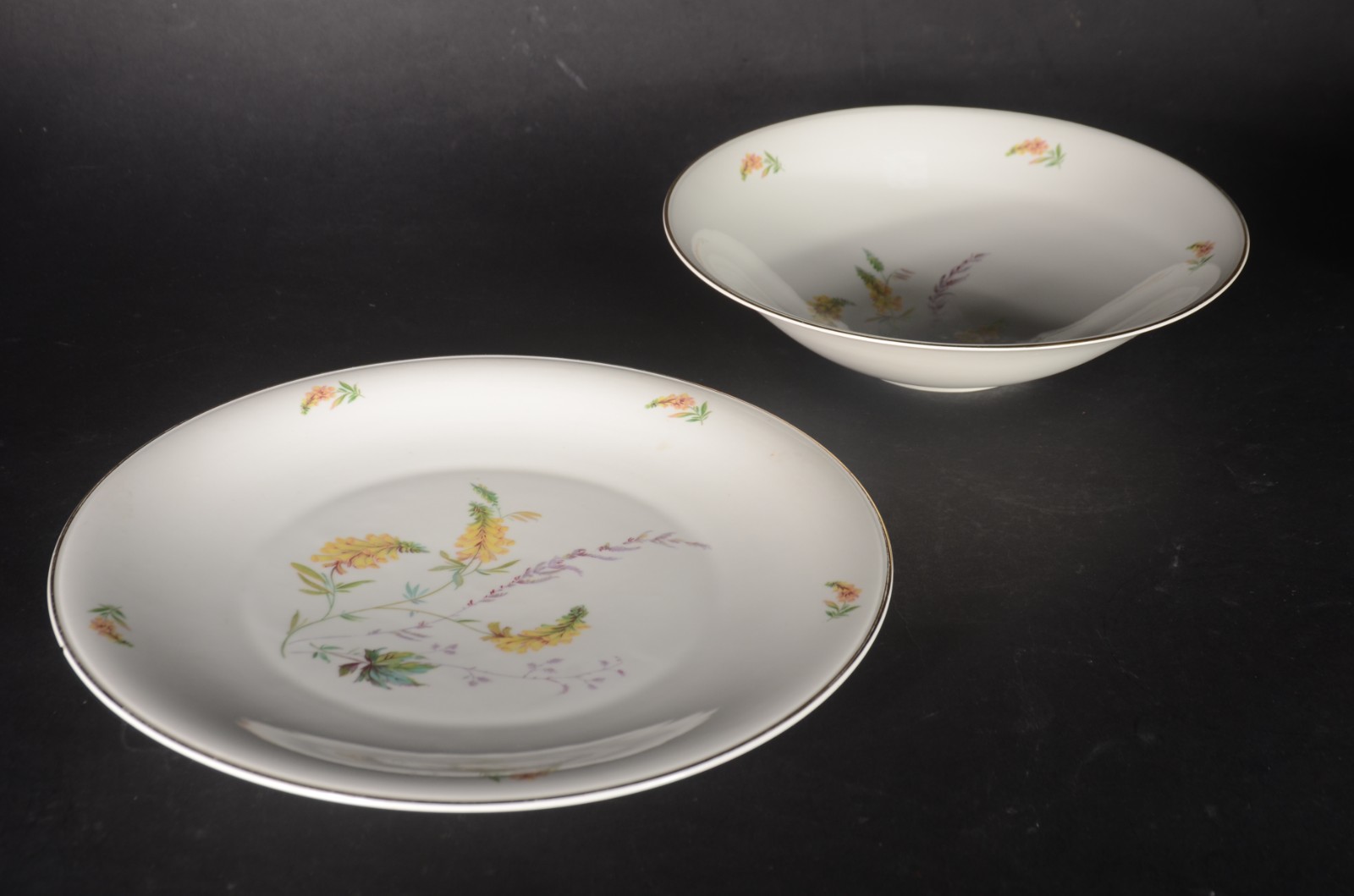 Aparelho de jantar de porcelana Bavaria, composto de: 18 pratos... - foto 5 de 11