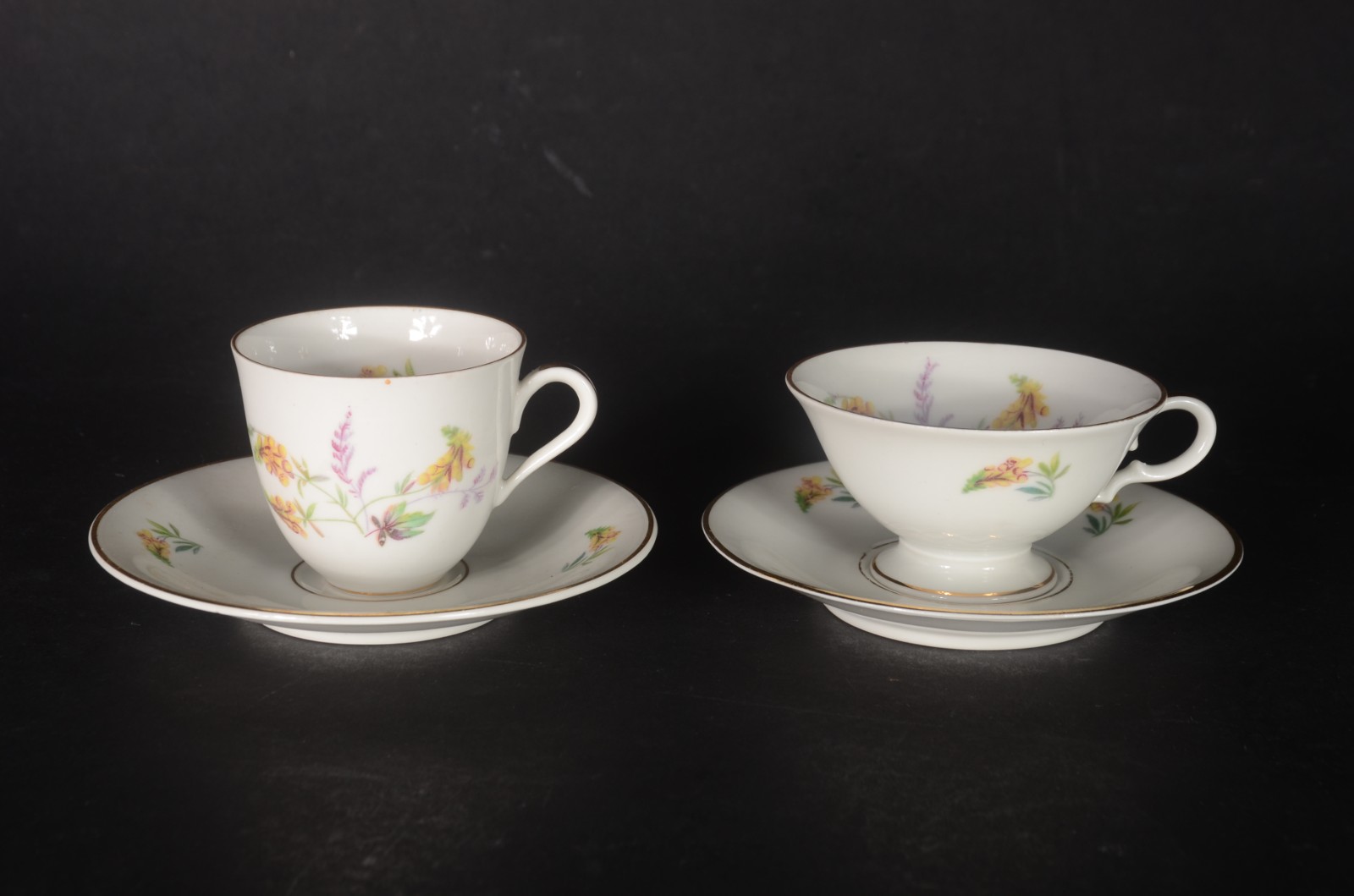 Aparelho de jantar de porcelana Bavaria, composto de: 18 pratos... - foto 6 de 11