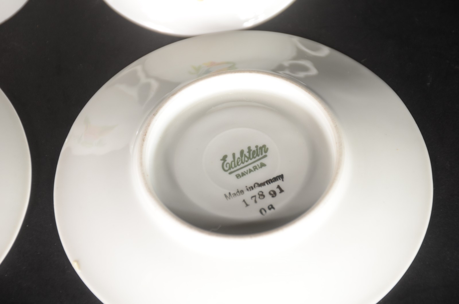 Aparelho de jantar de porcelana Bavaria, composto de: 18 pratos... - foto 10 de 11