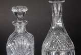Duas garrafas de cristal tcheco lapidado. - Duas garrafas de cristal tcheco lapidado.