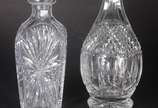 Duas garrafas de cristal tcheco lapidado. - Duas garrafas de cristal tcheco lapidado.