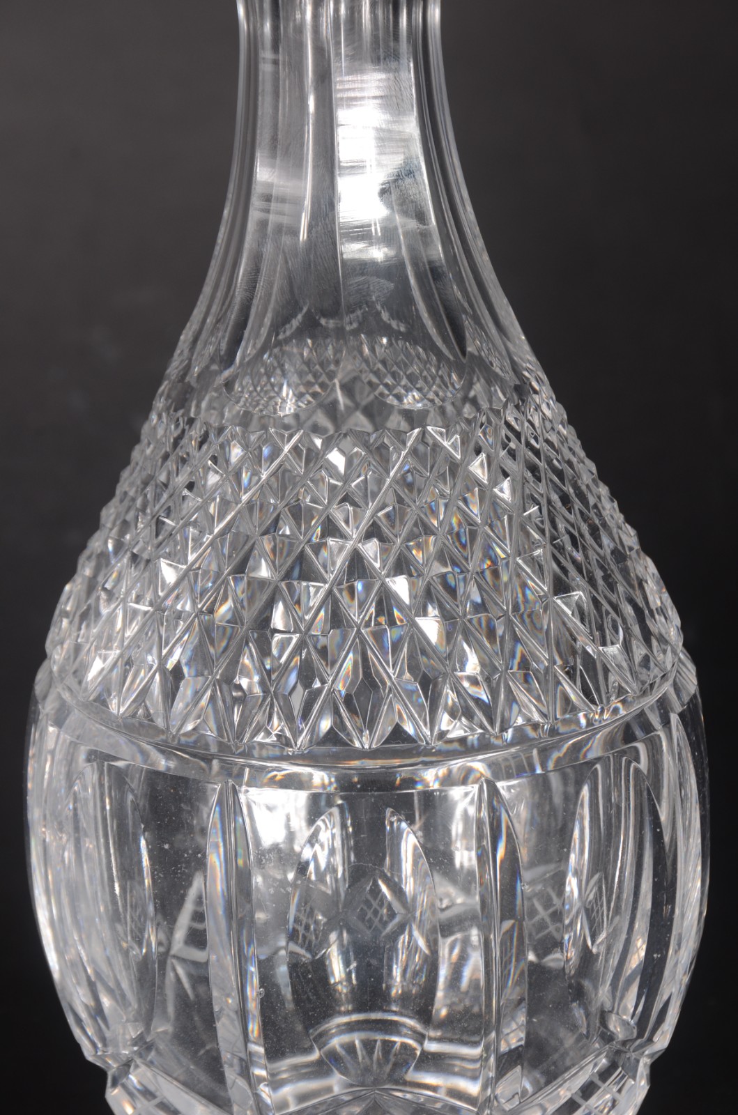 Duas garrafas de cristal tcheco lapidado. - foto 3 de 11