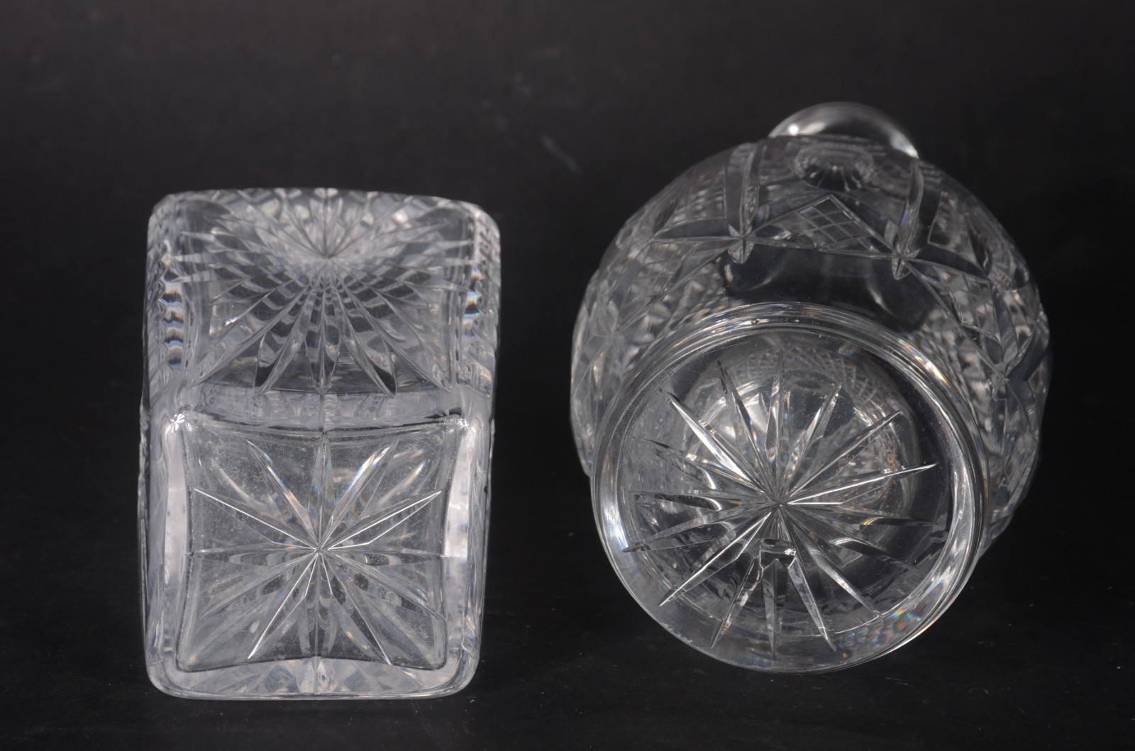 Duas garrafas de cristal tcheco lapidado. - foto 11 de 11
