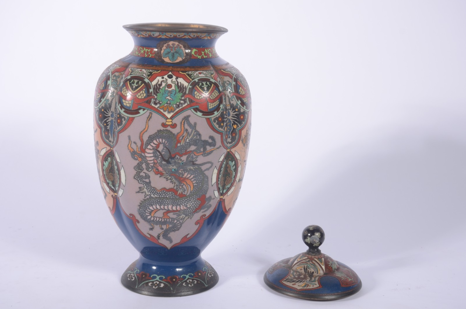 Antigo potiche oriental de cloisonné ricamente decorado com figura de... - foto 6 de 8