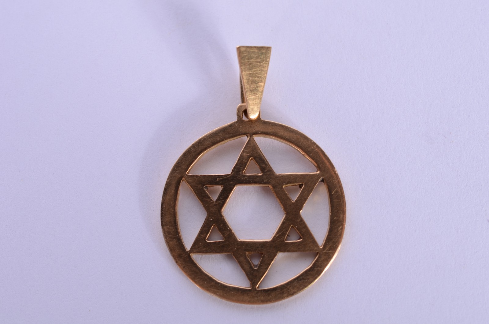 Pendente de ouro baixo, estrela de "Davi". (Por motivos de segurança... - foto 1 de 3