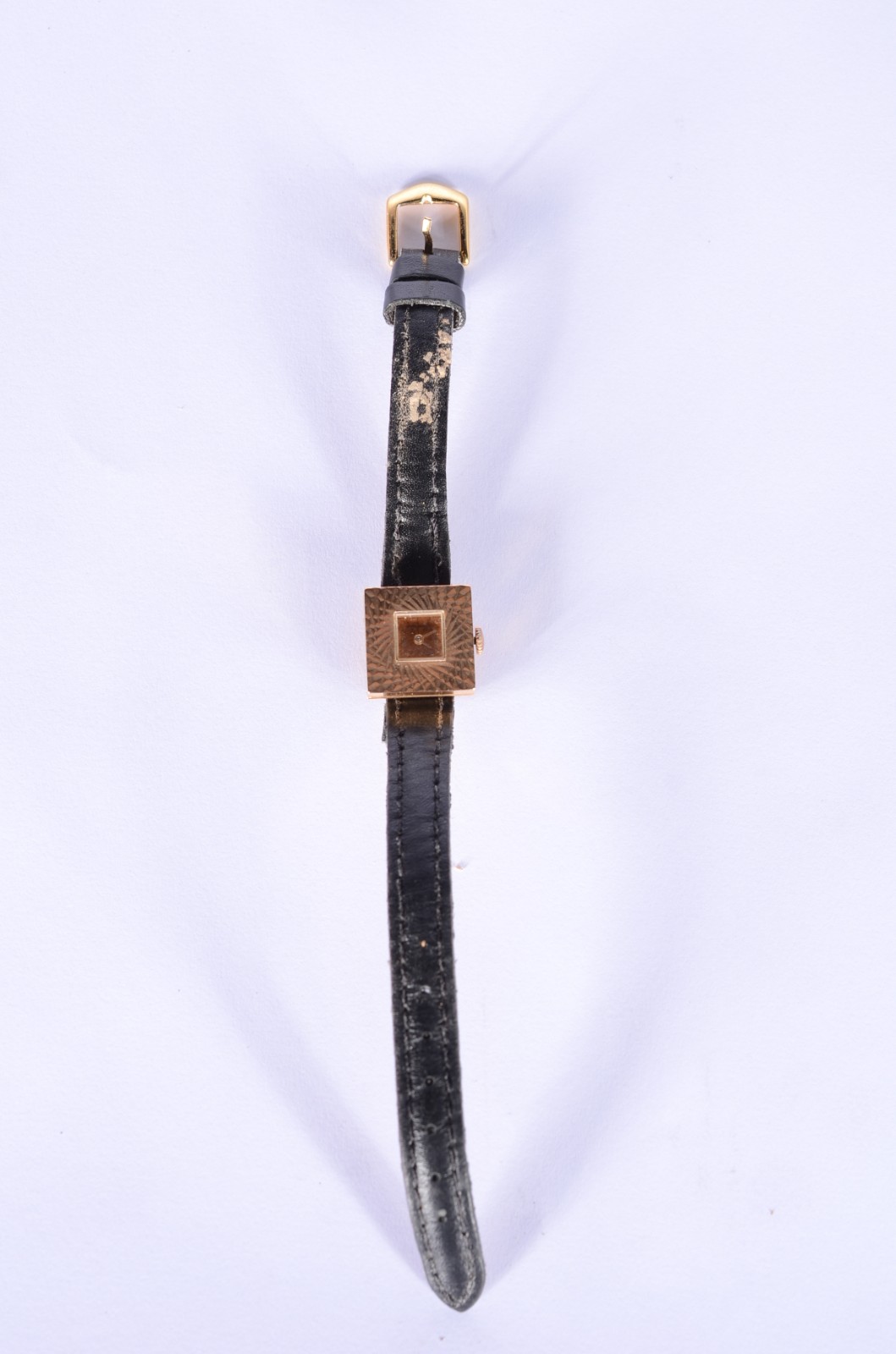 Relógio feminino com caixa de ouro 18 k. Pulseira com desgastes. (Por... - foto 2 de 7