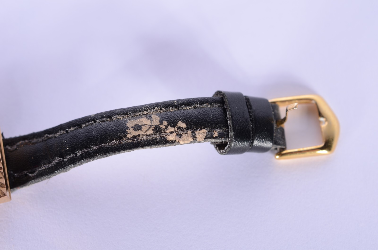 Relógio feminino com caixa de ouro 18 k. Pulseira com desgastes. (Por... - foto 4 de 7