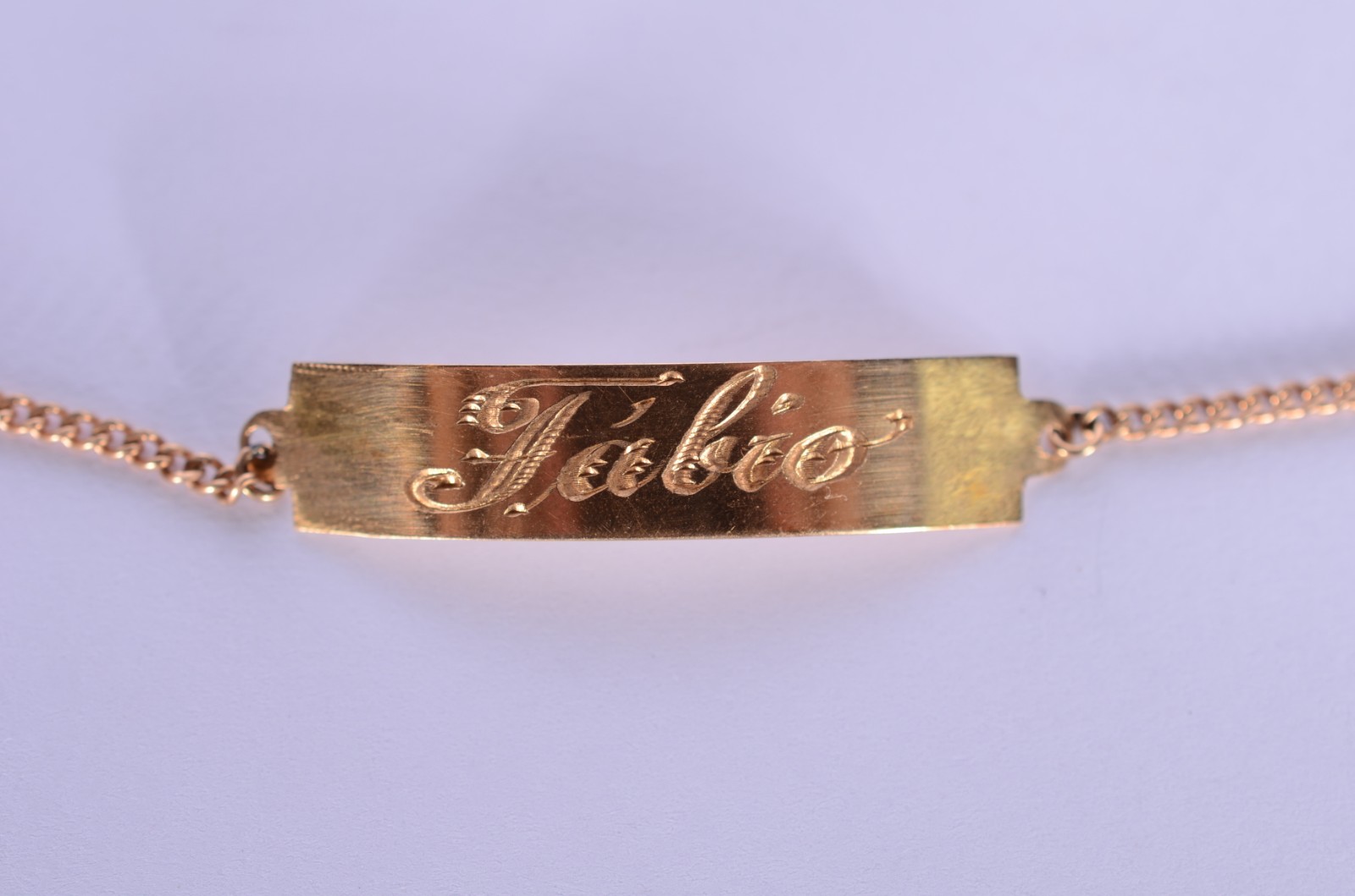 Pulseira de ouro 18 k., com nome gravado. (Por motivos de segurança a... - foto 1 de 4