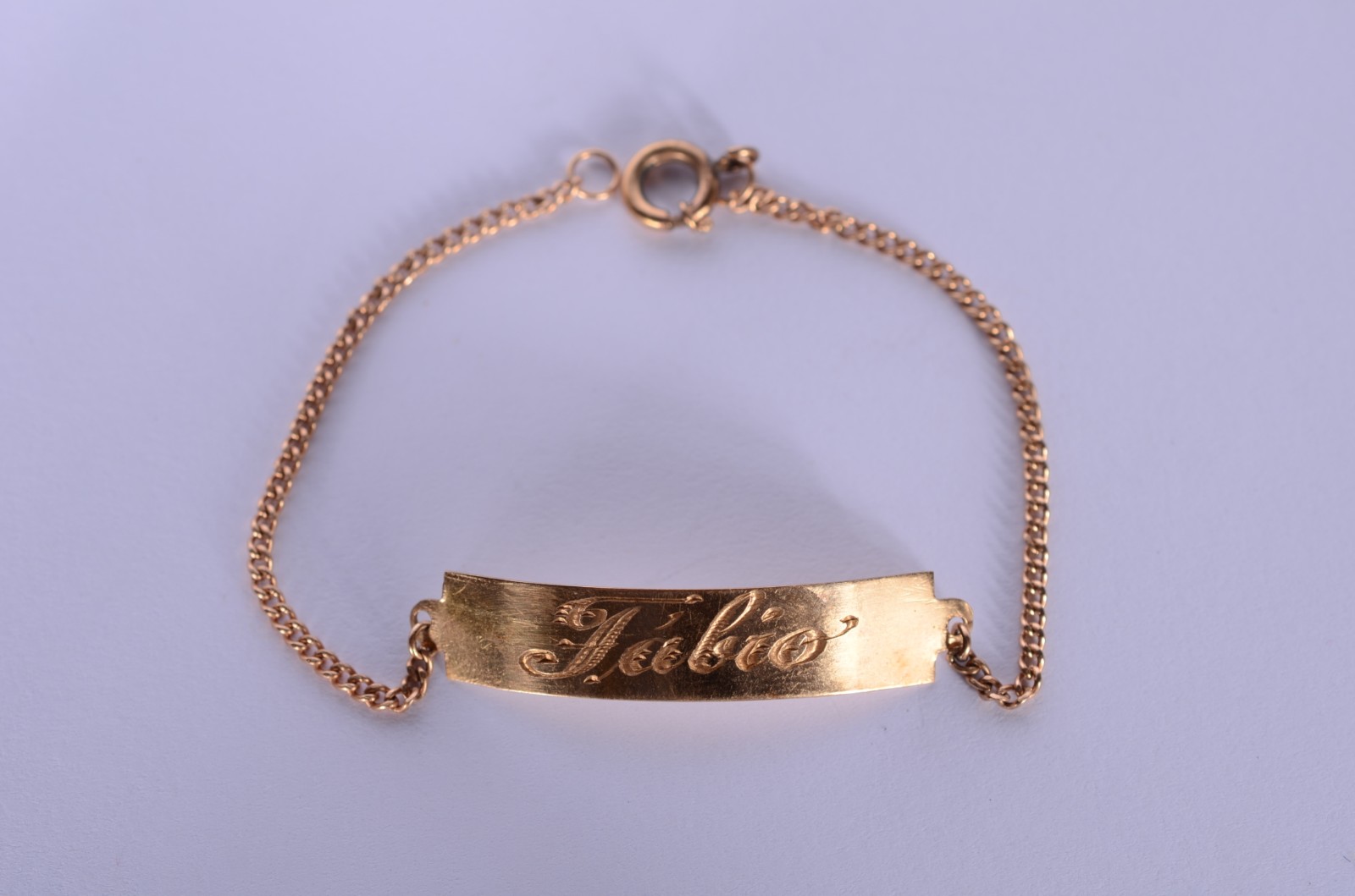 Pulseira de ouro 18 k., com nome gravado. (Por motivos de segurança a... - foto 2 de 4