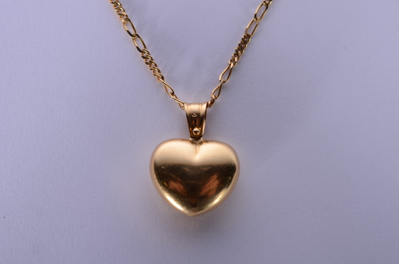 Colar de ouro 18 k., pendente na forma de coração. (Por motivos de... - foto 6 de 6