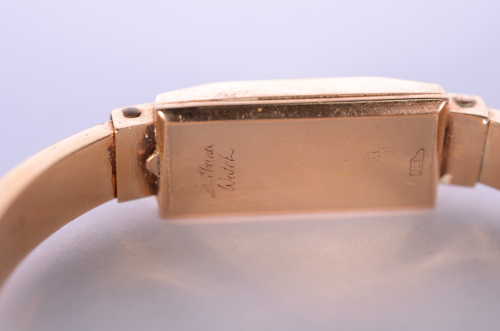Pulseira de ouro 18 k., com letra "L". (Por motivos de segurança a... - foto 4 de 4