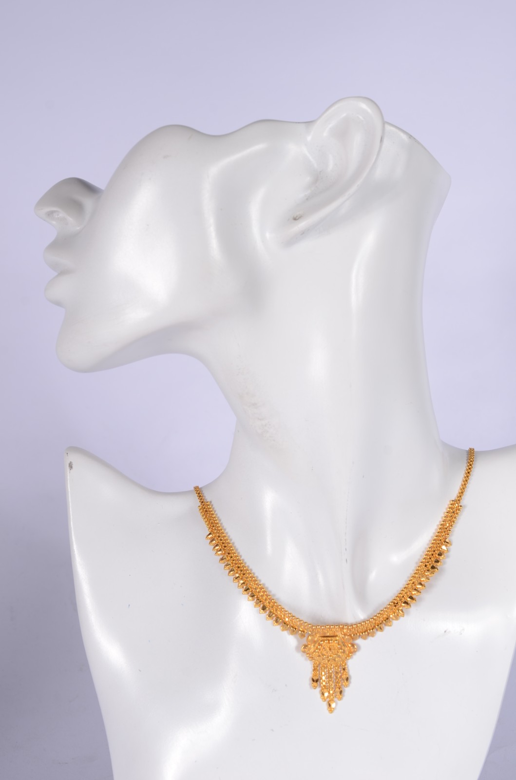 Colar de ouro 18 k., trabalhado ao gosto oriental. (Por motivos de... - foto 7 de 7