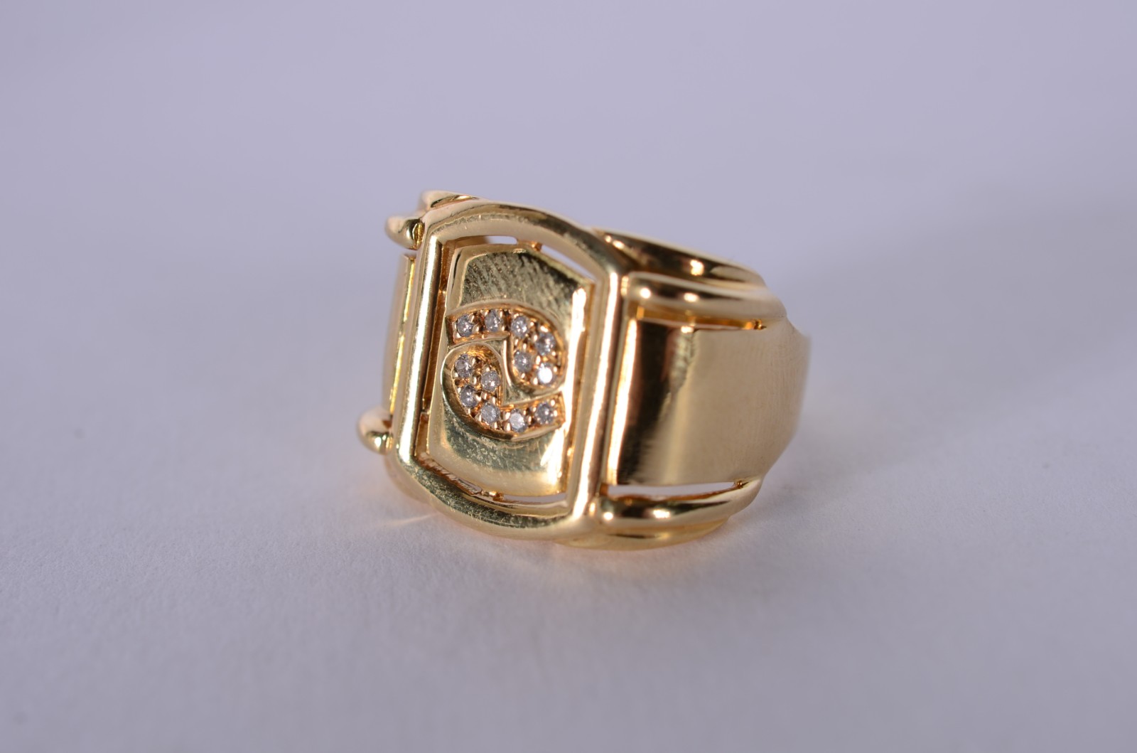 Anel de ouro 18 k., com símbolo do signo de "câncer" com... - foto 1 de 10