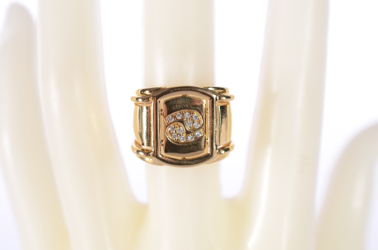 Anel de ouro 18 k., com símbolo do signo de "câncer" com... - foto 9 de 10