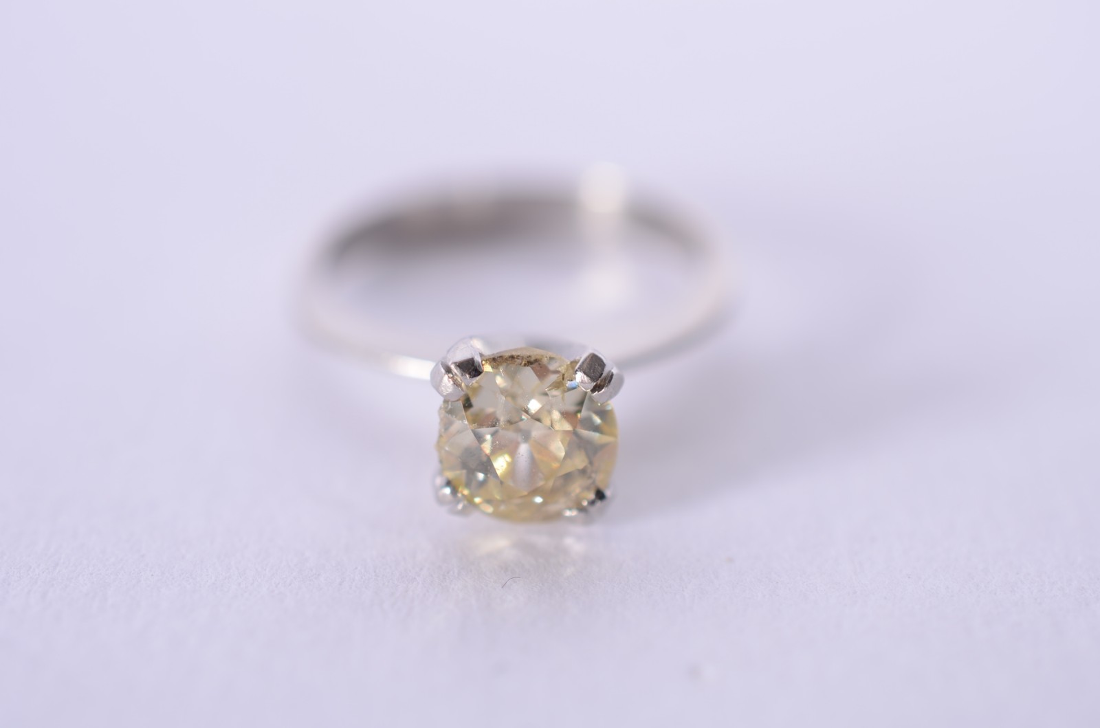 Anel solitário de platina com diamante Old European de... - foto 2 de 9