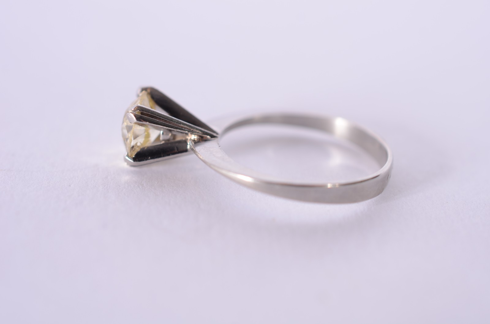 Anel solitário de platina com diamante Old European de... - foto 3 de 9