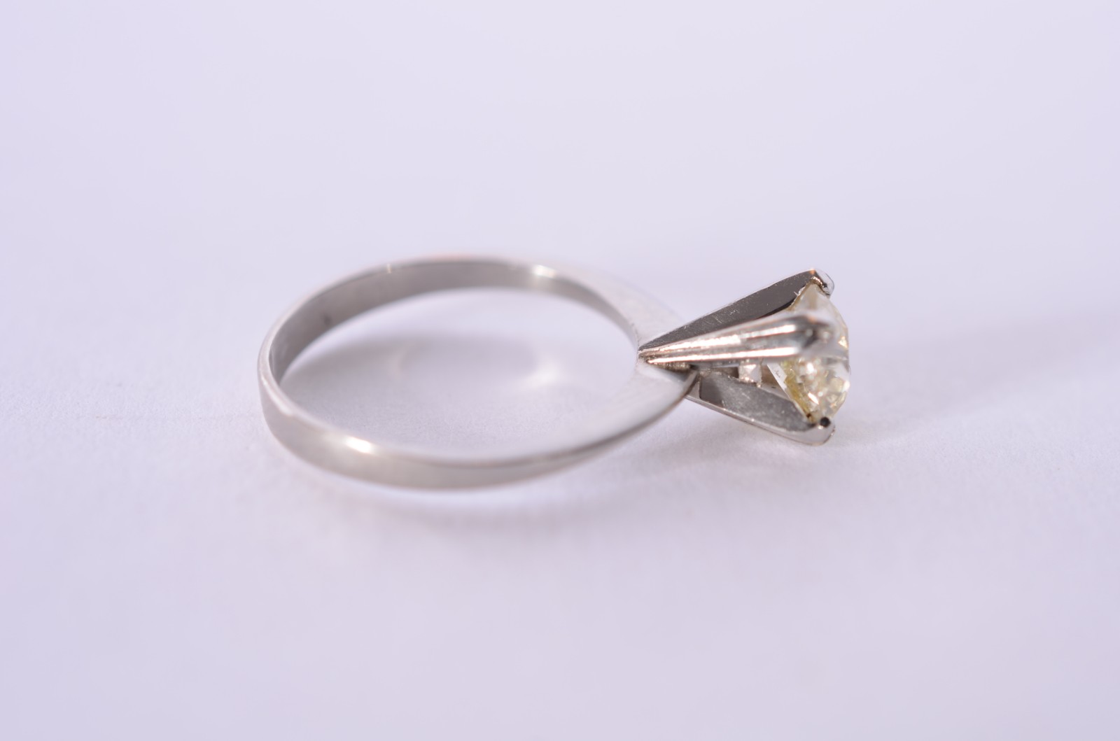 Anel solitário de platina com diamante Old European de... - foto 5 de 9