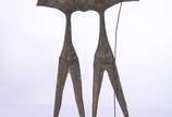Bruno Giorgi (1905-1993), Candangos - Escultura de bronze, base de madeira. Altura da escultura: 25 cm/ Altura total: 26 cm.