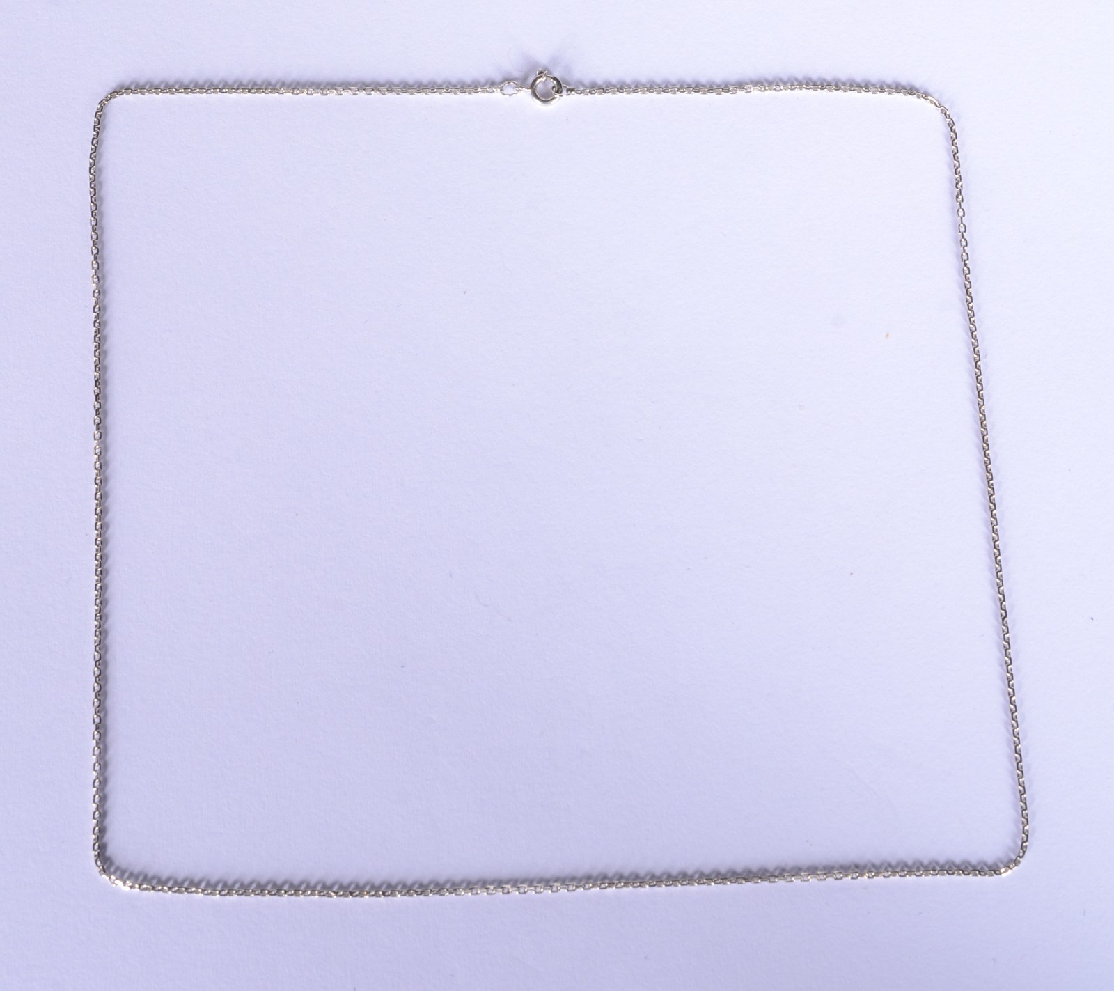 Colar de ouro branco. (Por motivos de segurança a peça não se... - foto 2 de 6