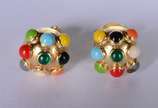 Par de brincos de ouro 18 k. com pedras colorid... - Par de brincos de ouro 18 k. com pedras coloridas.(Por motivos de segurança a peça não se encontra na loja).