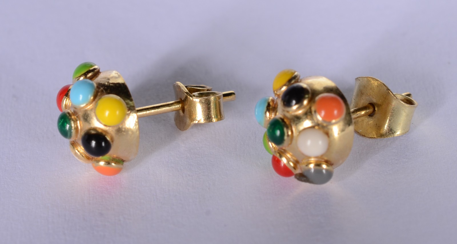 Par de brincos de ouro 18 k. com pedras coloridas.(Por motivos de... - foto 2 de 6
