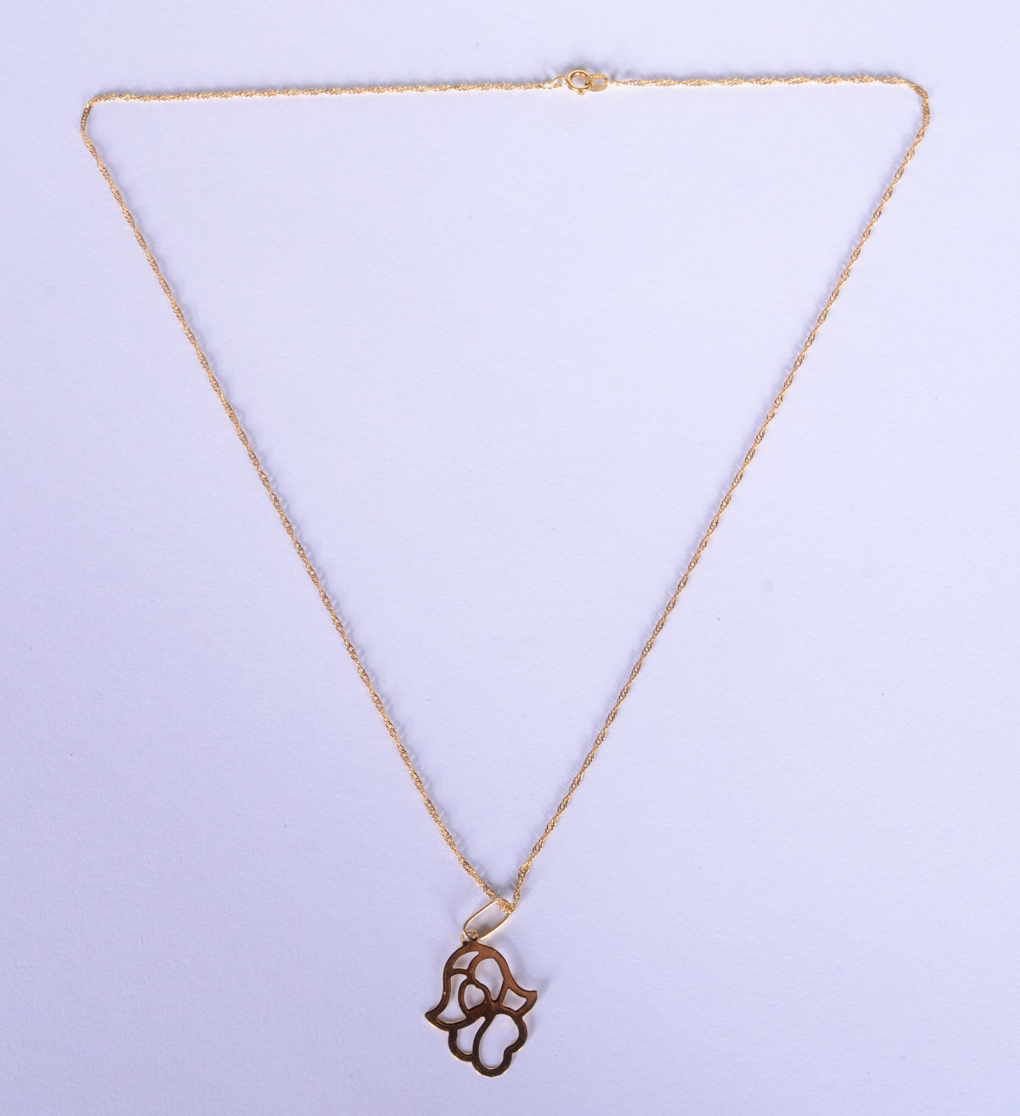 Colar de ouro 18k., pendente feitio mão de Hamsa. (Por motivos de... - foto 2 de 5