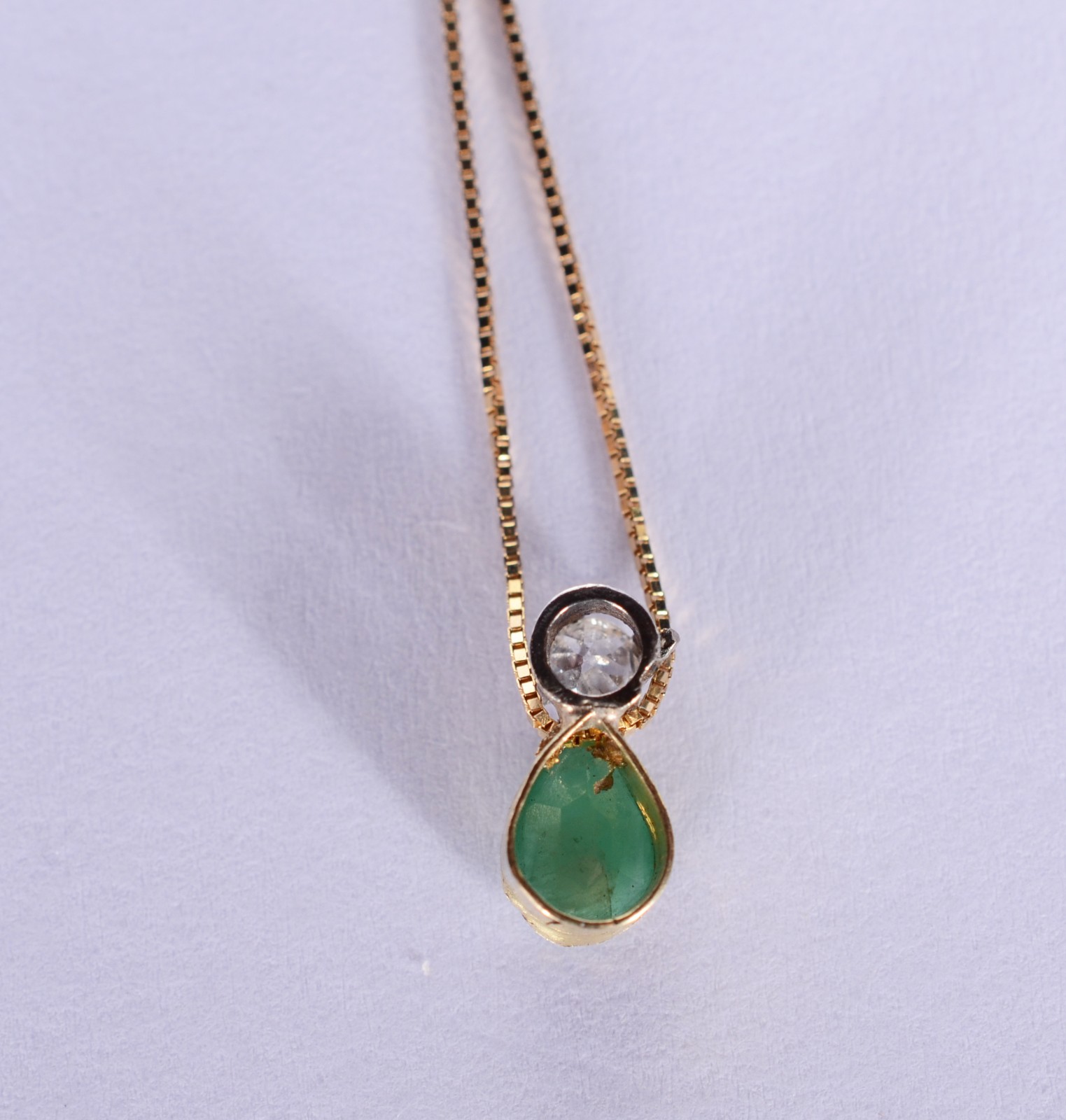 Colar de ouro 18 k, contraste 750 mls, pendente com esmeralda feitio... - foto 5 de 6