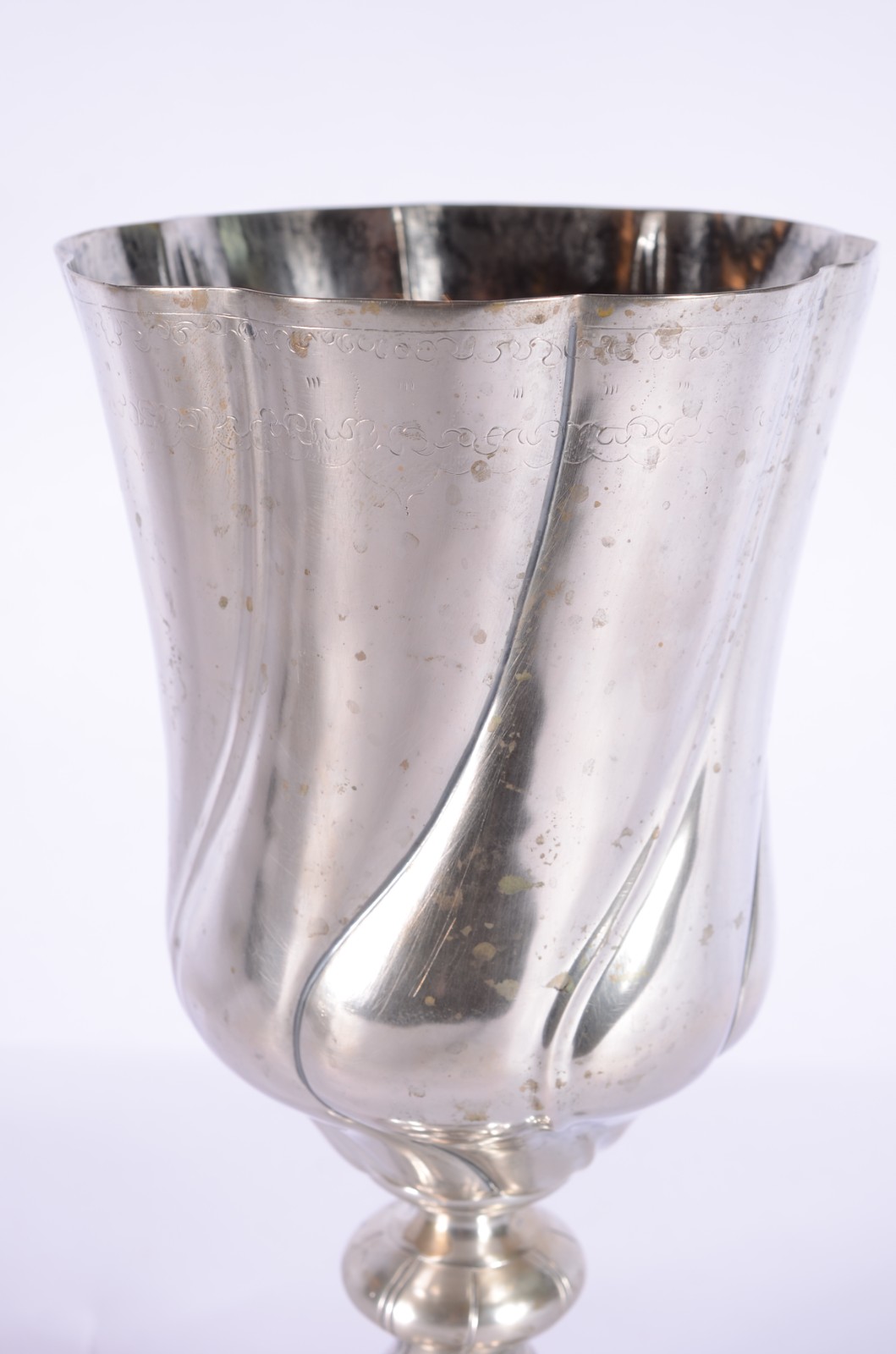 Taça/vaso de prata portuguesa contraste P Coroa. Peso da prata: 840... - foto 3 de 6