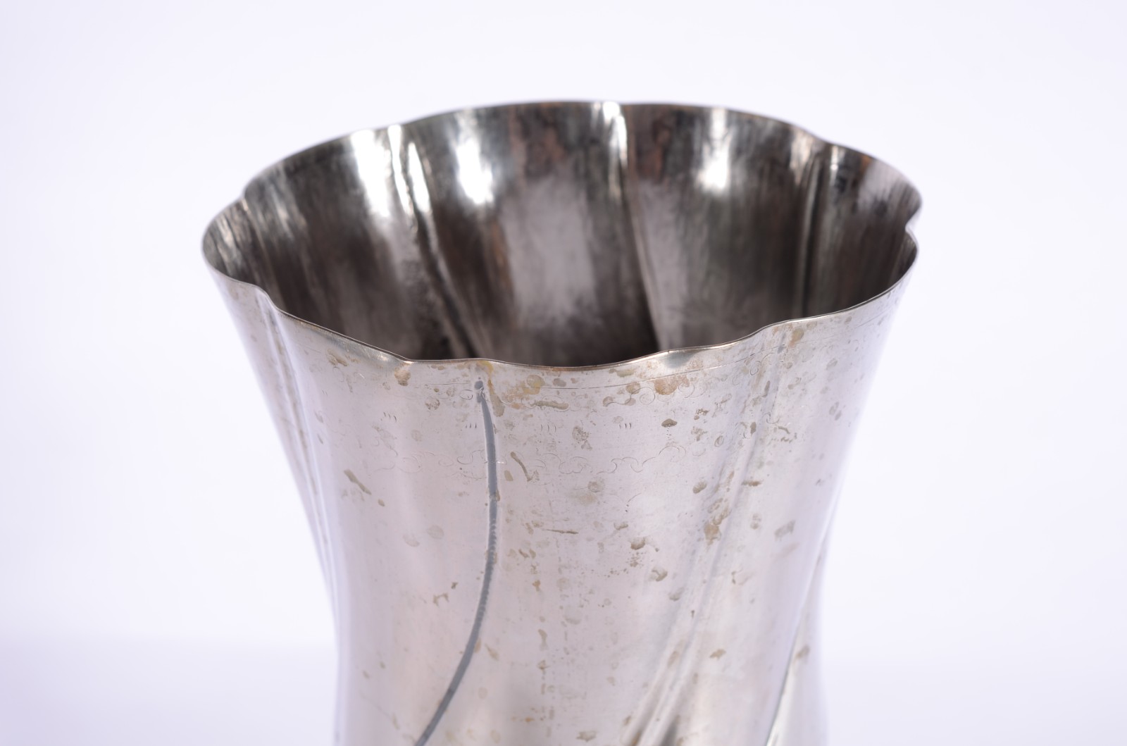 Taça/vaso de prata portuguesa contraste P Coroa. Peso da prata: 840... - foto 5 de 6